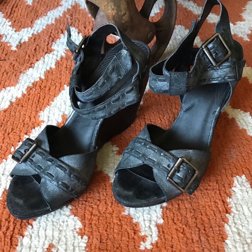Trouve wedge sandals in grey/blue Preloved size 11